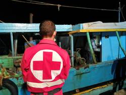 Επιχείρηση διάσωσης φροντίδας και μεταφοράς  μεταναστών από δουλεμπορικό ψαροκάϊκο - Σώμα Εθελοντών Σαμαρειτών Διασωστών & Ναυαγοσωστών Μοιρών