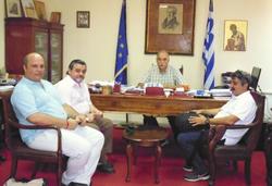 Αναδημοσίευση από www.thebest.gr  - Τον Αντιπεριφερειάρχη Π.Ε. Κέρκυρας Χρήστο - Ηρακλή Σκούρτη επισκέφθηκαν μέλη του Ελληνικού Ερυθρού Σταυρού