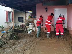 Συμμετοχή στις προσπάθειες αντιμετώπισης των καταστροφών από τις πλημμύρες στην περιοχή του Αγρινίου - Σώμα Εθελοντών Σαμαρειτών Διασωστών & Ναυαγοσωστών Πατρών